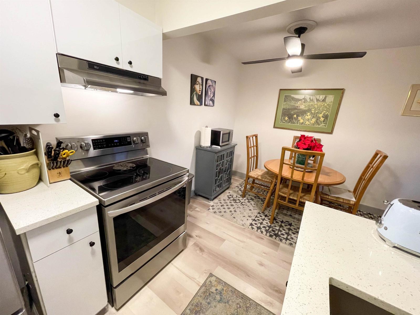 207 13775 74 Avenue, Surrey, British Columbia  V3W 9C5 - Photo 5 - R3072425