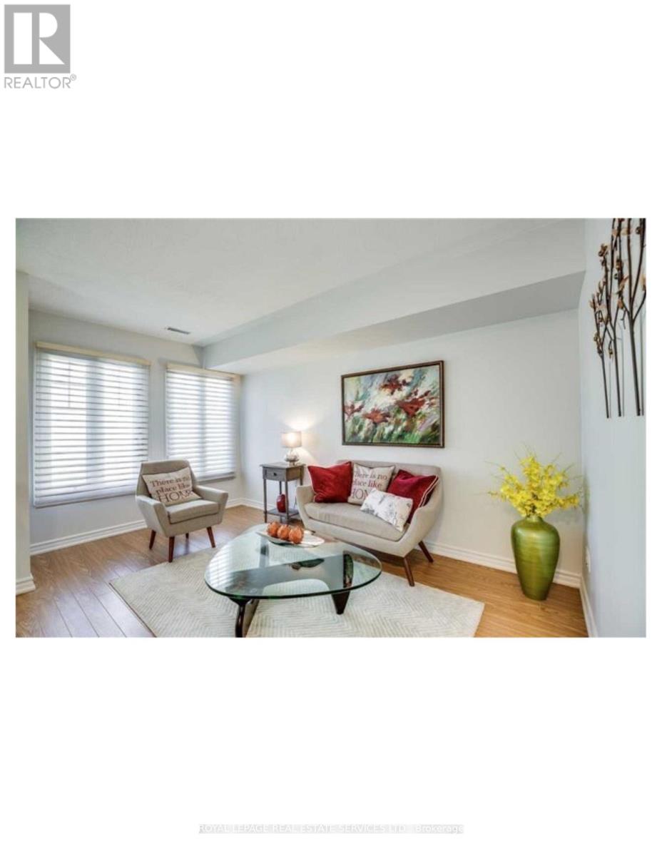 18 - 840 Dundas Street, Mississauga, Ontario  L5C 1C2 - Photo 2 - W12605064