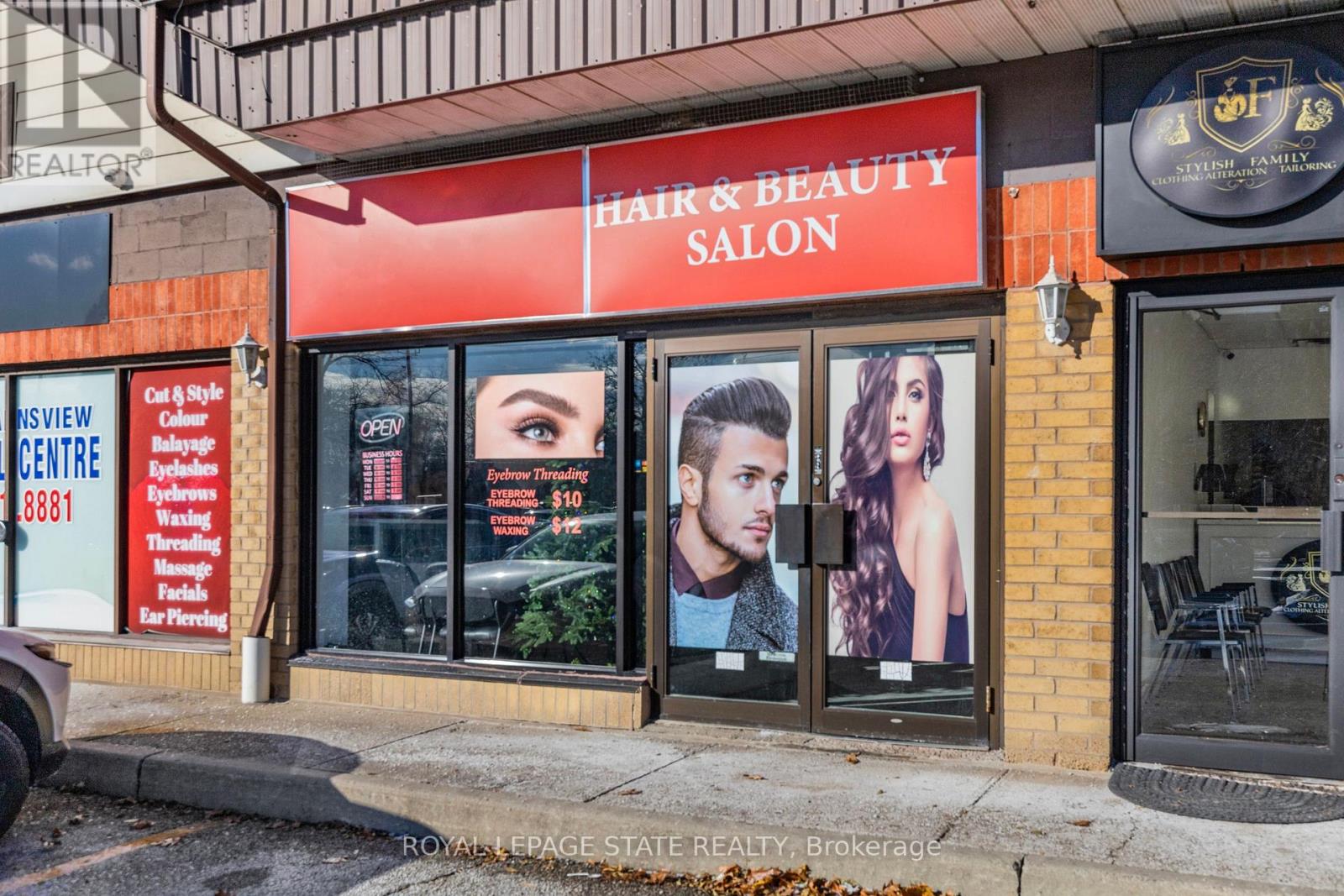 665 Plains Road E, Burlington, Ontario  L7T 2E8 - Photo 4 - W12605076