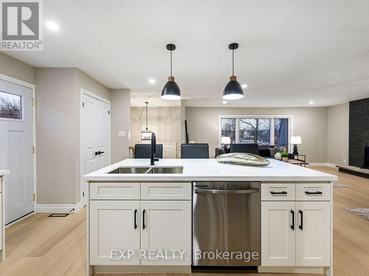 6921 Avila Road, Mississauga, Ontario  L5N 1R9 - Photo 14 - W12605098