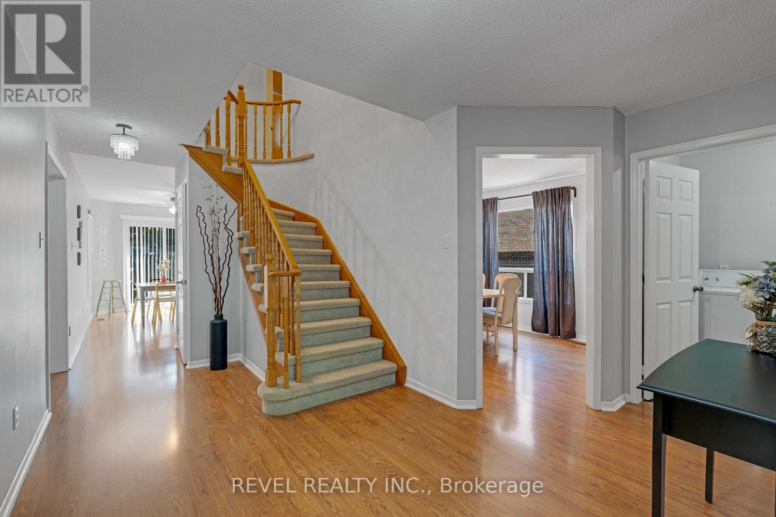 42 Deer Valley Drive, Caledon, Ontario  L7E 2E5 - Photo 3 - W12605106