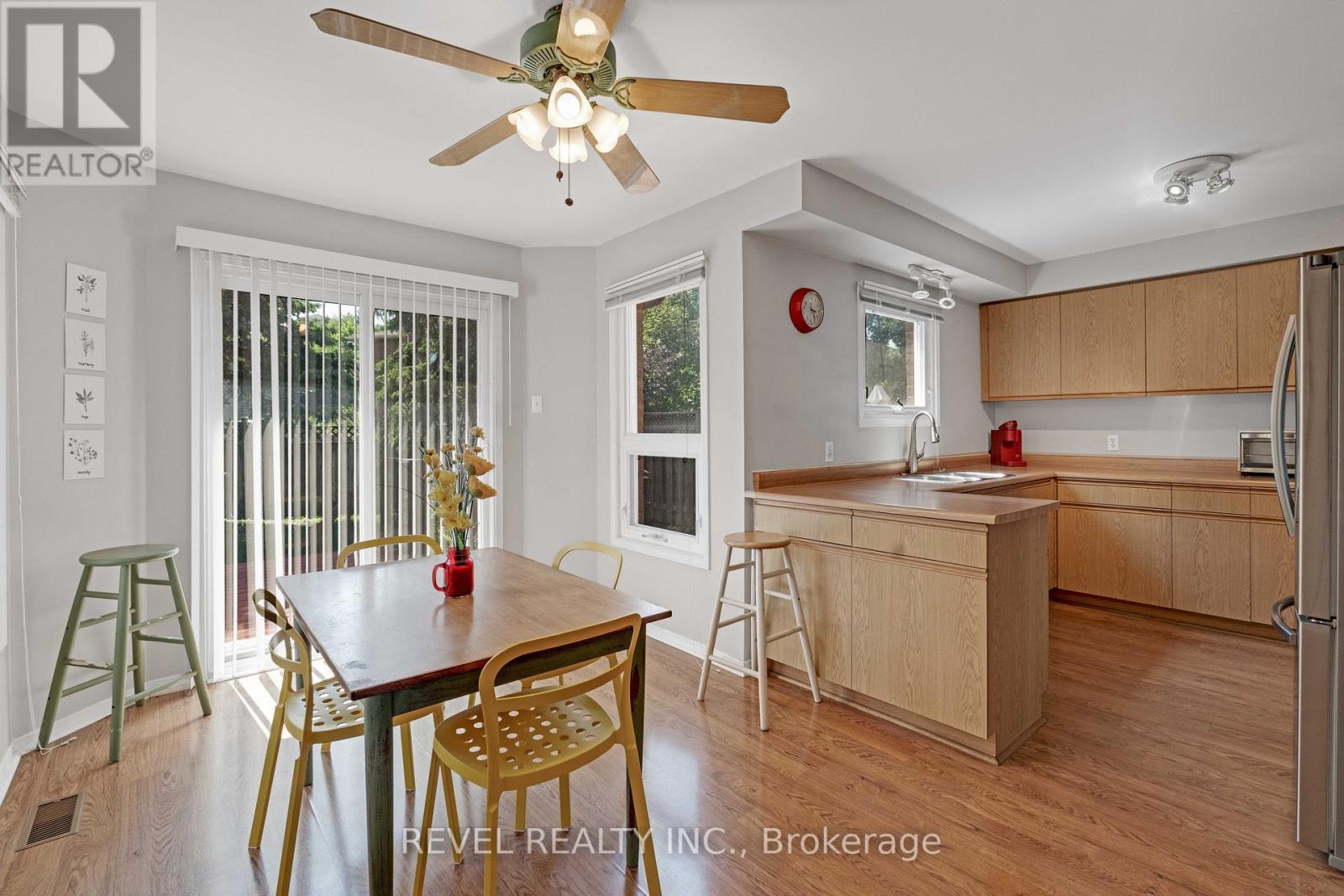 42 Deer Valley Drive, Caledon, Ontario  L7E 2E5 - Photo 9 - W12605106