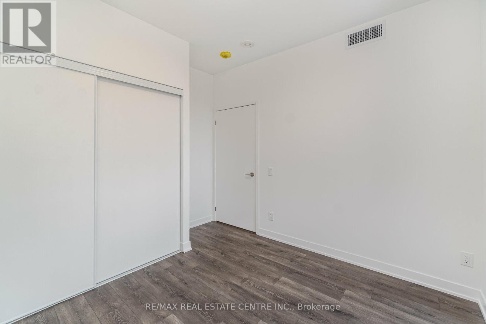 405 - 1787 St Clair Avenue, Toronto, Ontario  M6N 0B7 - Photo 17 - W12605110