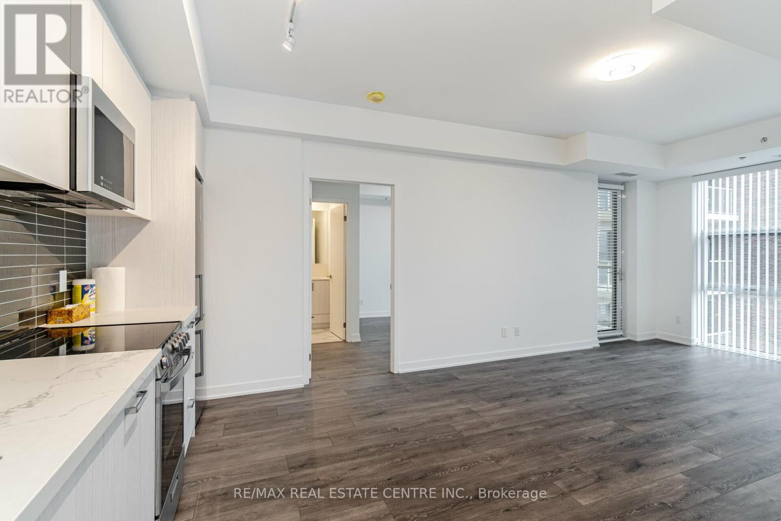 405 - 1787 St Clair Avenue, Toronto, Ontario  M6N 0B7 - Photo 8 - W12605110