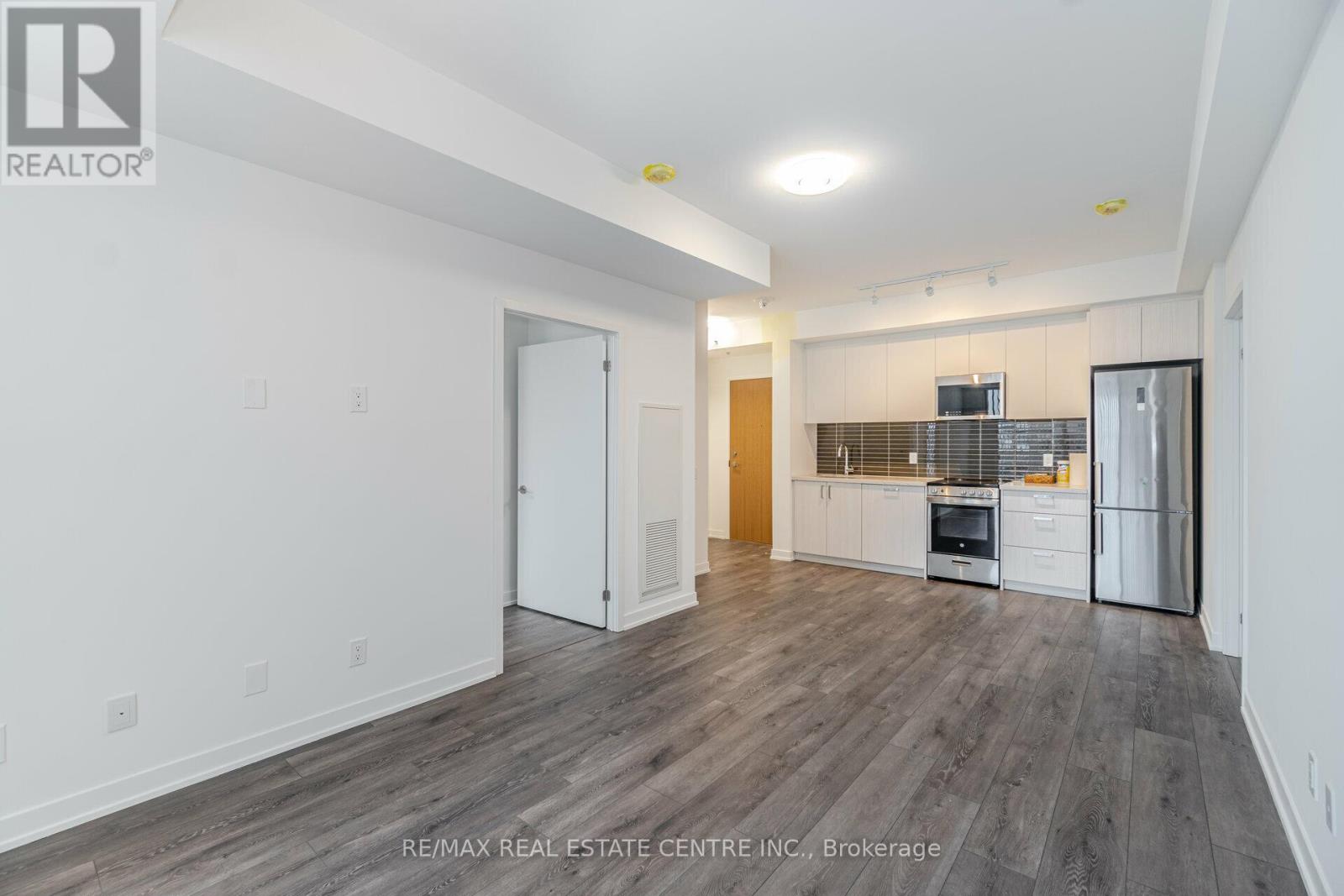 405 - 1787 St Clair Avenue, Toronto, Ontario  M6N 0B7 - Photo 9 - W12605110