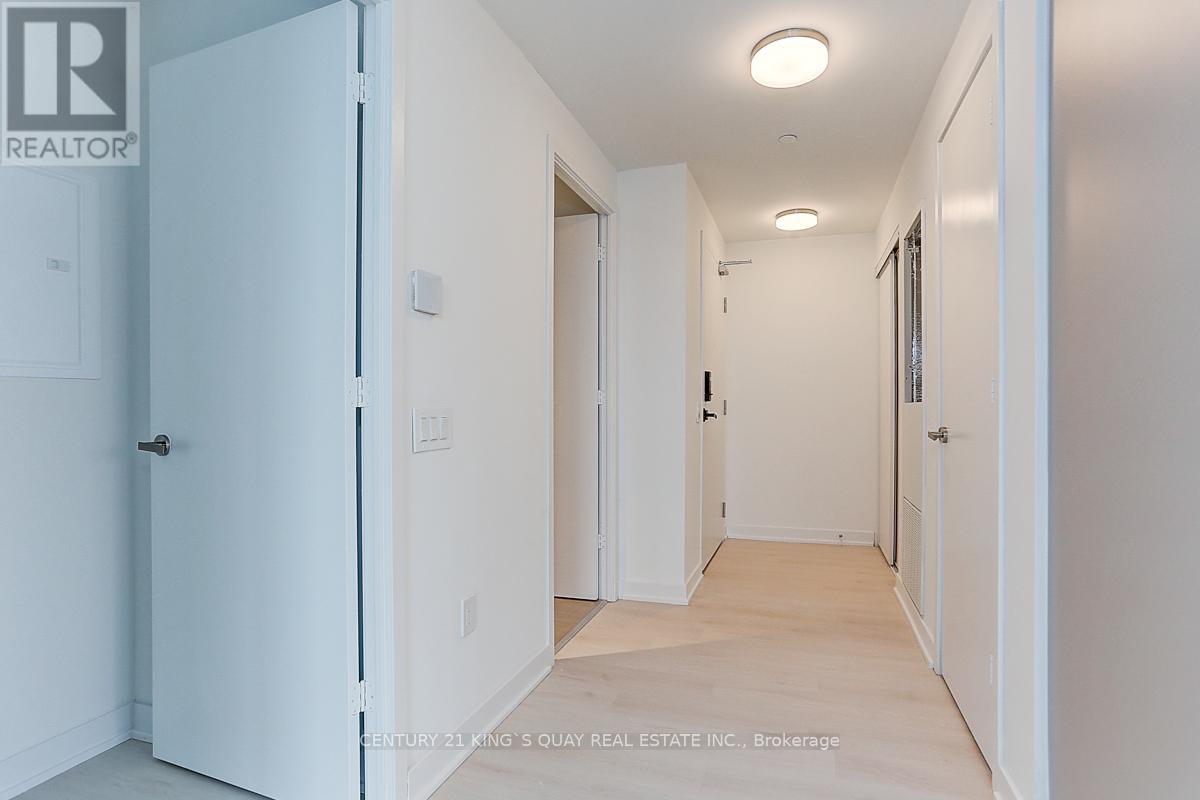 2103 - 3900 Confederation Parkway, Mississauga, Ontario  L5B 0M3 - Photo 10 - W12605136