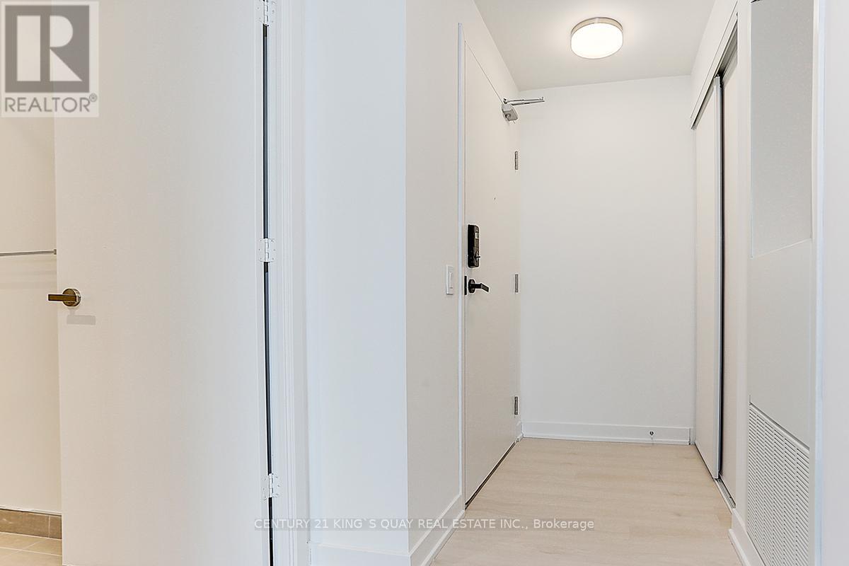 2103 - 3900 Confederation Parkway, Mississauga, Ontario  L5B 0M3 - Photo 7 - W12605136