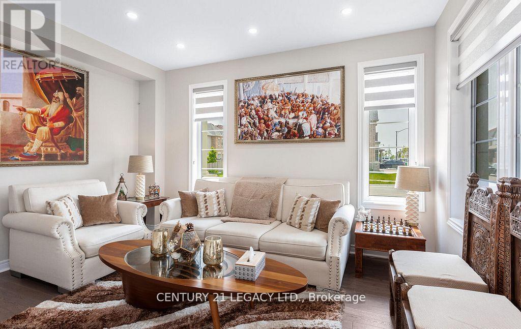 35 Farringdon Crescent, Brampton, Ontario  L7A 4Z6 - Photo 10 - W12605152