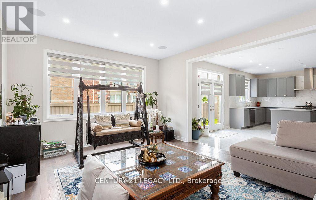 35 Farringdon Crescent, Brampton, Ontario  L7A 4Z6 - Photo 19 - W12605152