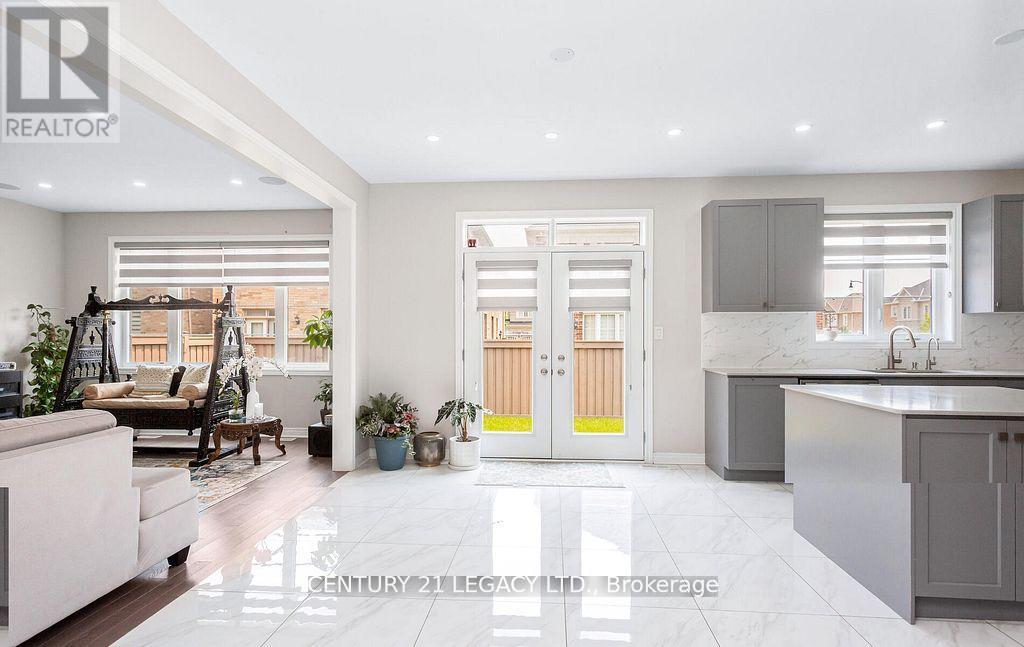 35 Farringdon Crescent, Brampton, Ontario  L7A 4Z6 - Photo 25 - W12605152