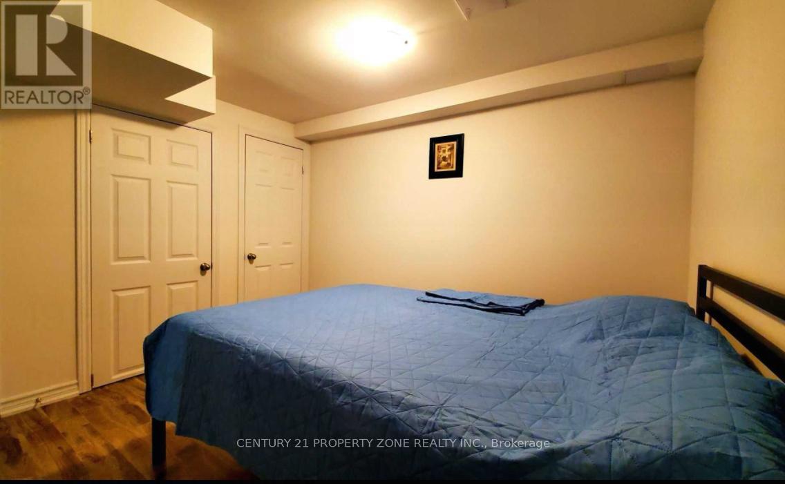 Bsmt - 19 Hall Crescent, Brampton (Northwood Park), Ontario  L6X 3J8 - Photo 11 - W12605156