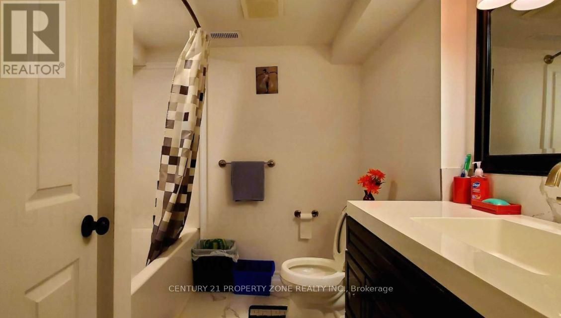 Bsmt - 19 Hall Crescent, Brampton (Northwood Park), Ontario  L6X 3J8 - Photo 12 - W12605156