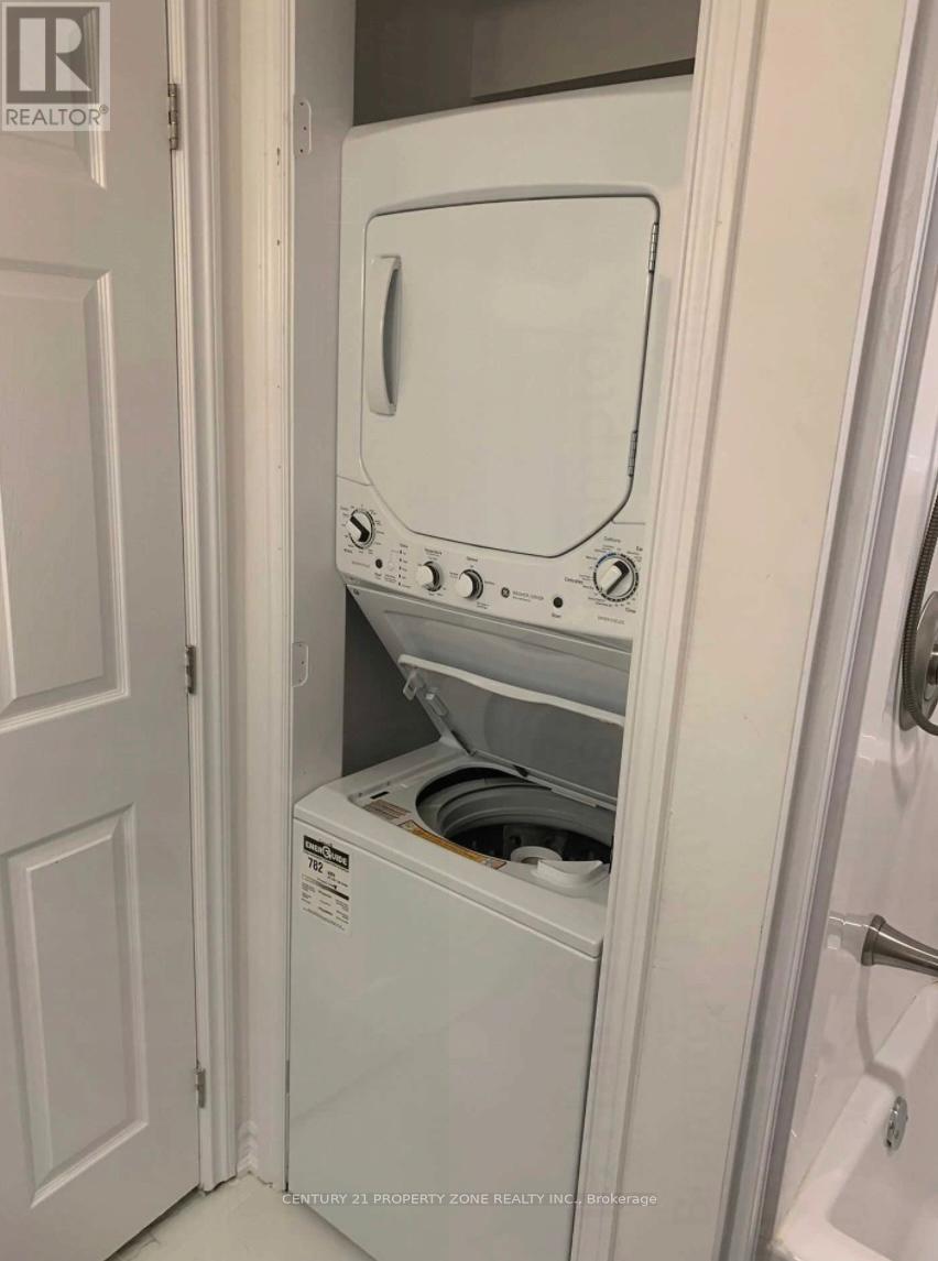 Bsmt - 19 Hall Crescent, Brampton (Northwood Park), Ontario  L6X 3J8 - Photo 14 - W12605156