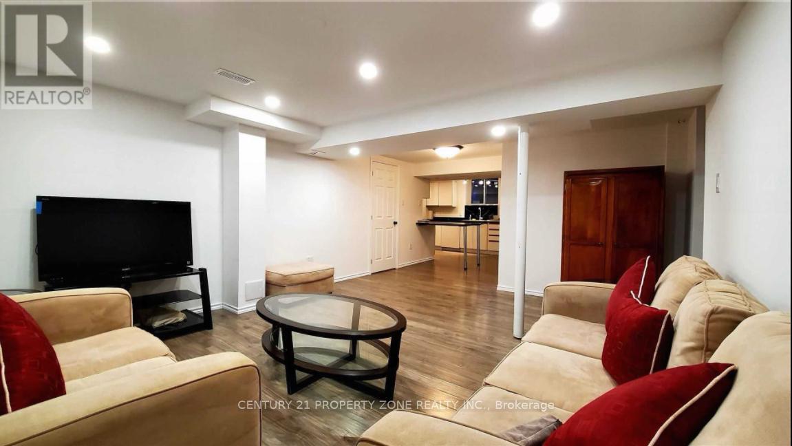 Bsmt - 19 Hall Crescent, Brampton (Northwood Park), Ontario  L6X 3J8 - Photo 5 - W12605156