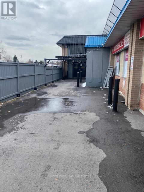 1e - 30 Rambler Drive, Brampton, Ontario  L6W 1E2 - Photo 11 - W12605172