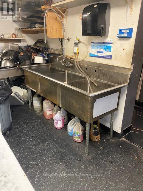 1e - 30 Rambler Drive, Brampton, Ontario  L6W 1E2 - Photo 7 - W12605172