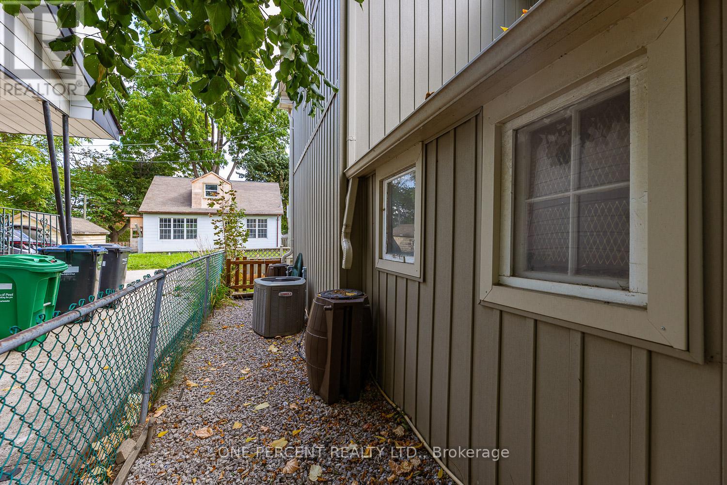 3 Bird Avenue, Brampton, Ontario  L6V 1K8 - Photo 31 - W12605184