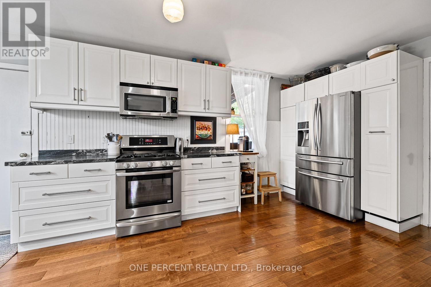 3 Bird Avenue, Brampton, Ontario  L6V 1K8 - Photo 7 - W12605184