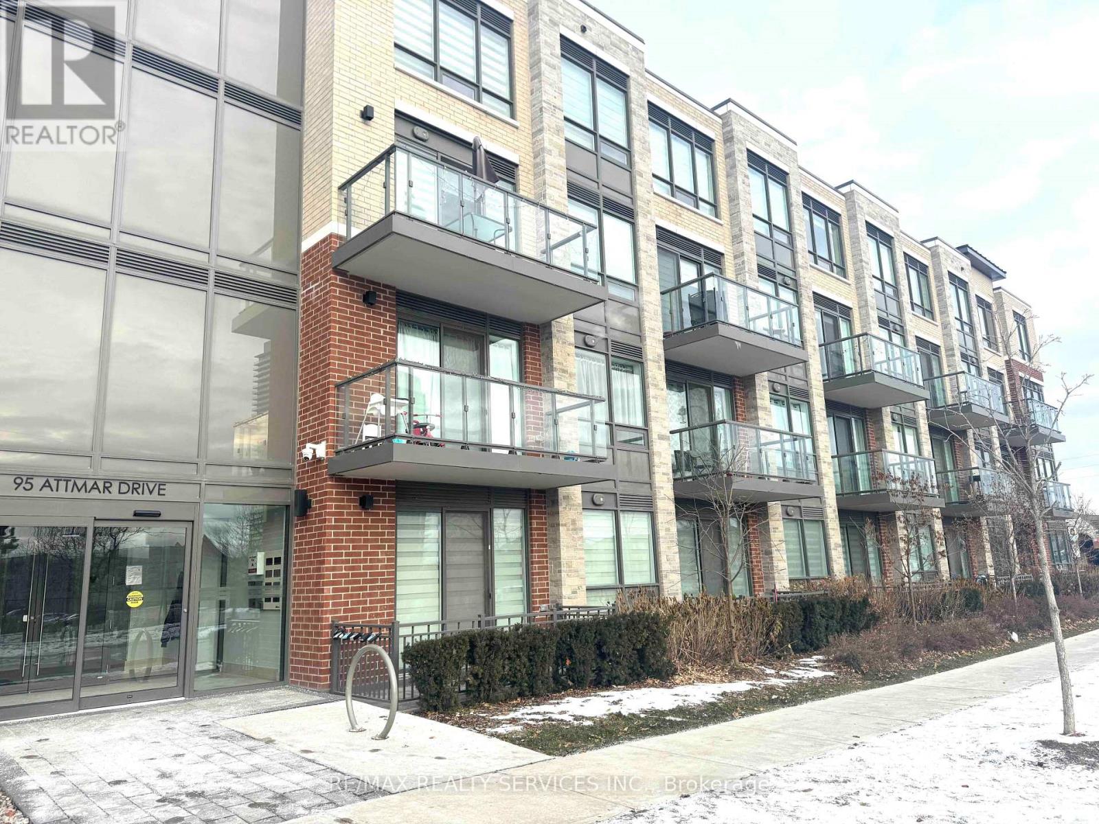 303 - 95 Attmar Drive, Brampton, Ontario  L6P 0Y6 - Photo 3 - W12605192