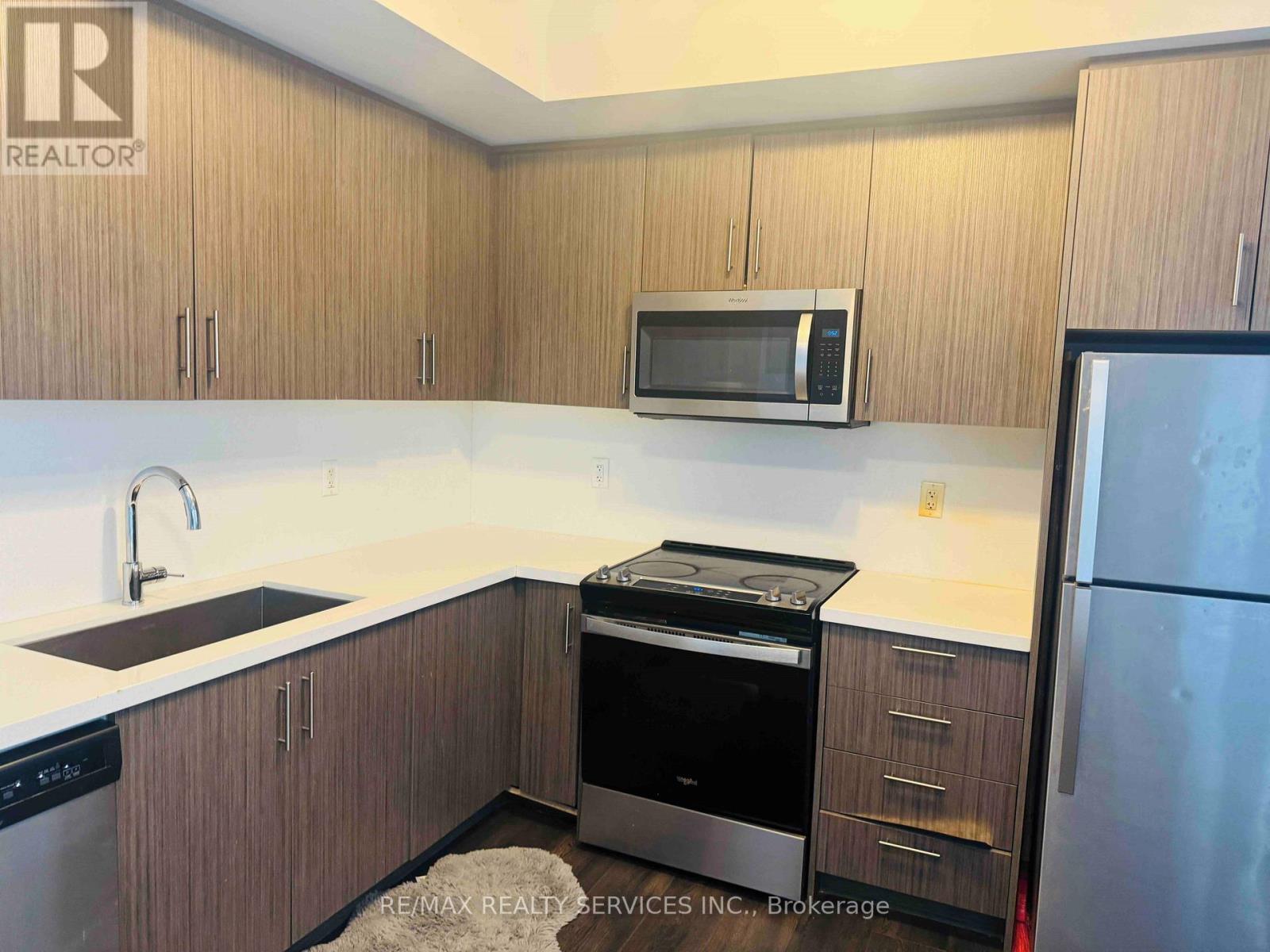 303 - 95 Attmar Drive, Brampton, Ontario  L6P 0Y6 - Photo 9 - W12605192