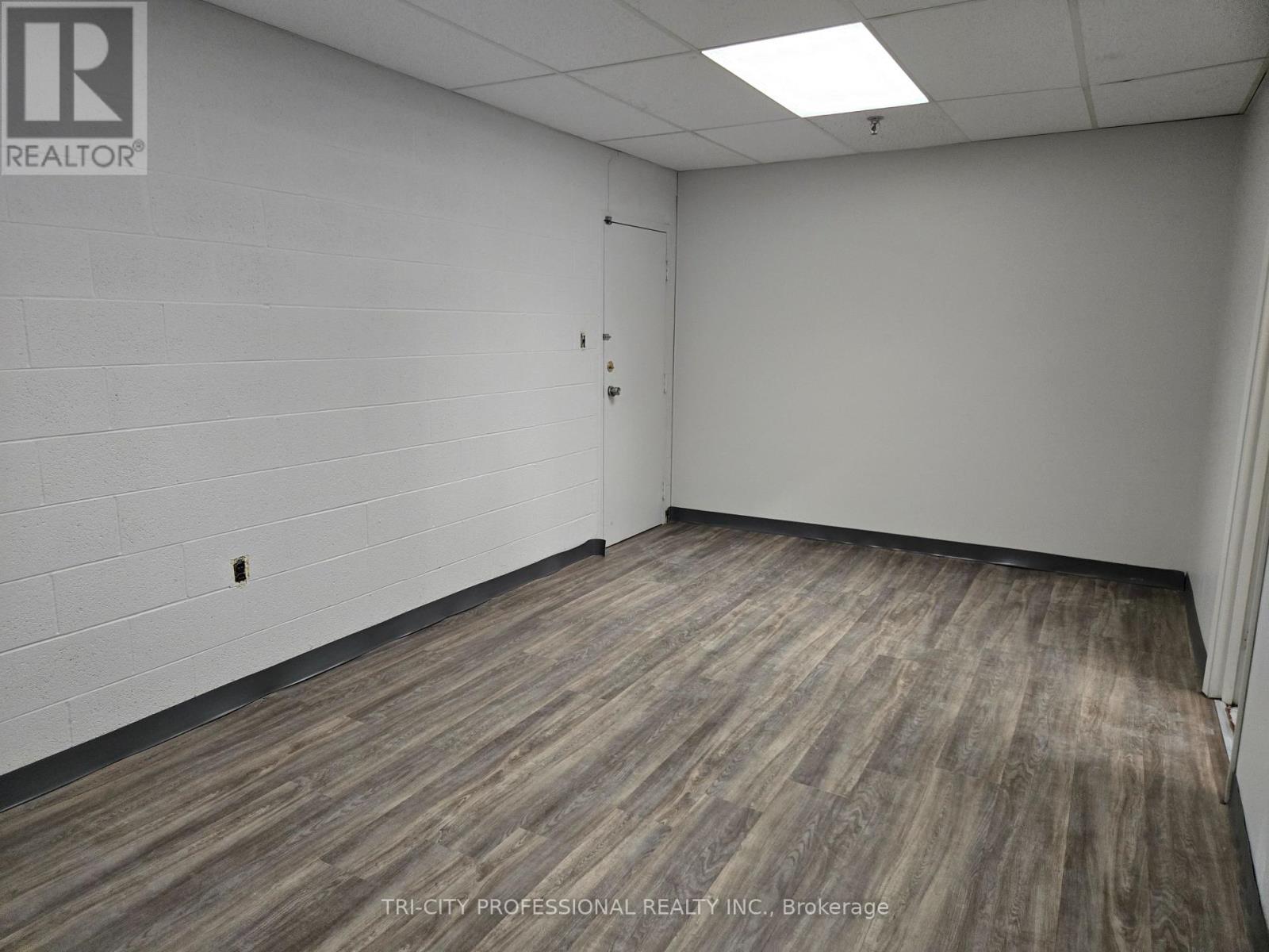 8 - 8 Melanie Drive, Brampton, Ontario  L6T 4K8 - Photo 2 - W12605228