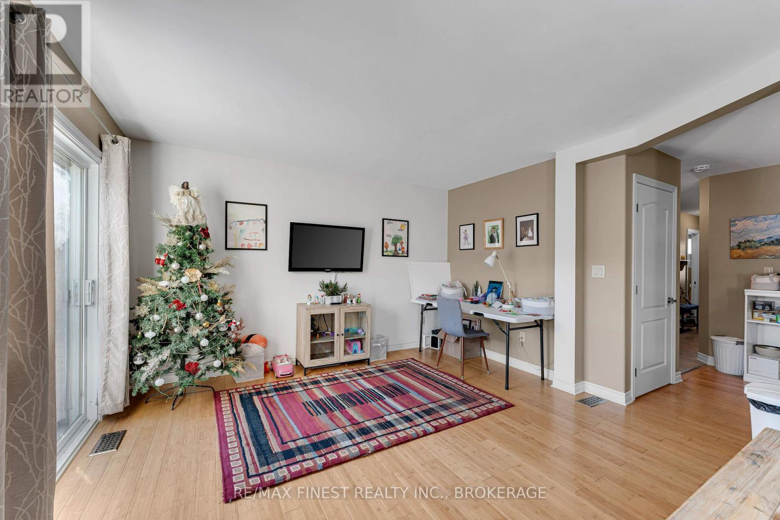 944 Swanfield Street, Kingston, Ontario  K7M 0A5 - Photo 12 - X12604932