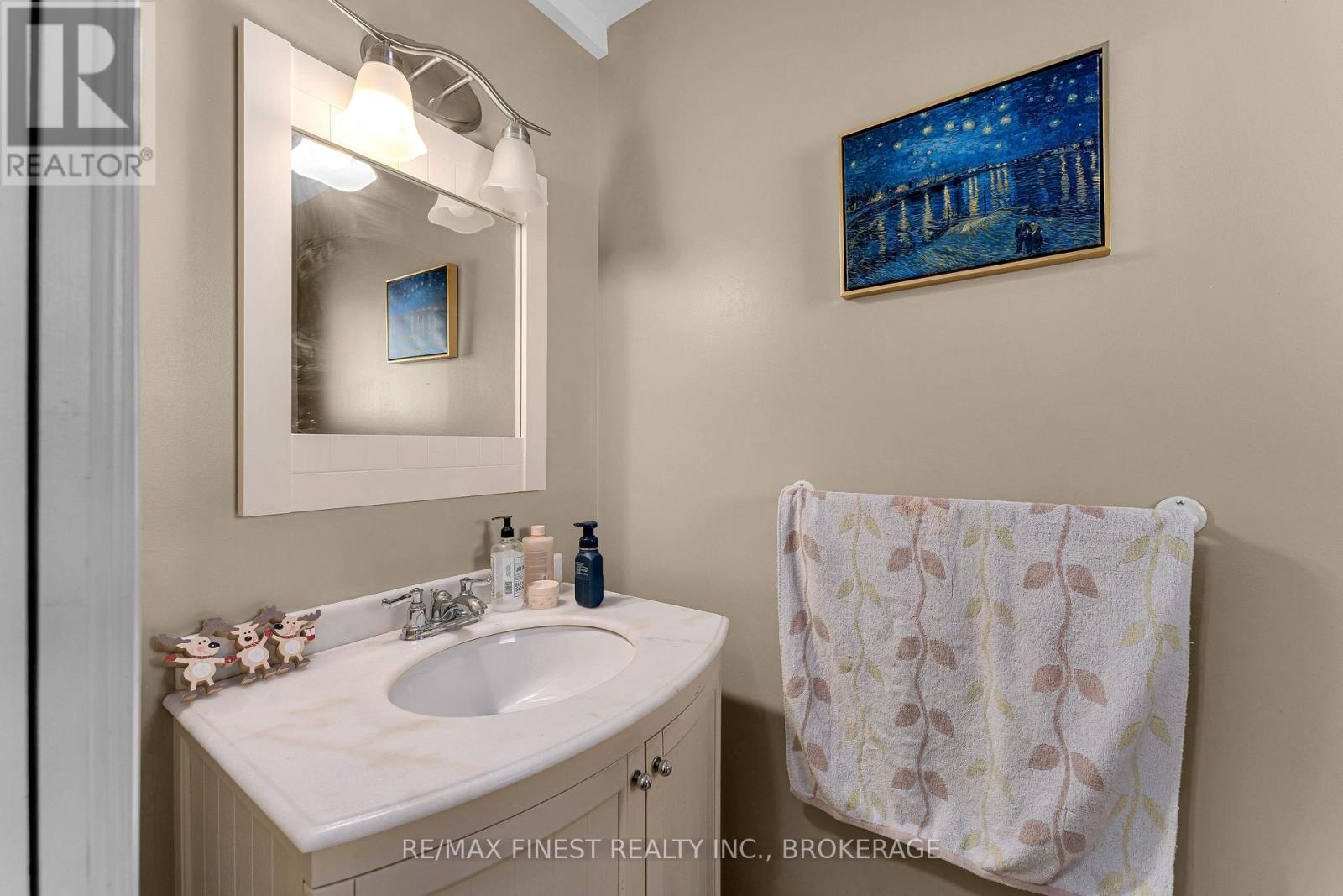 944 Swanfield Street, Kingston, Ontario  K7M 0A5 - Photo 14 - X12604932