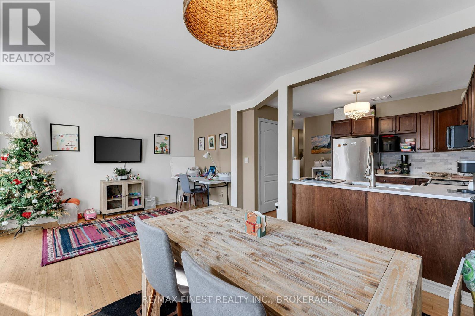 944 Swanfield Street, Kingston, Ontario  K7M 0A5 - Photo 10 - X12604932