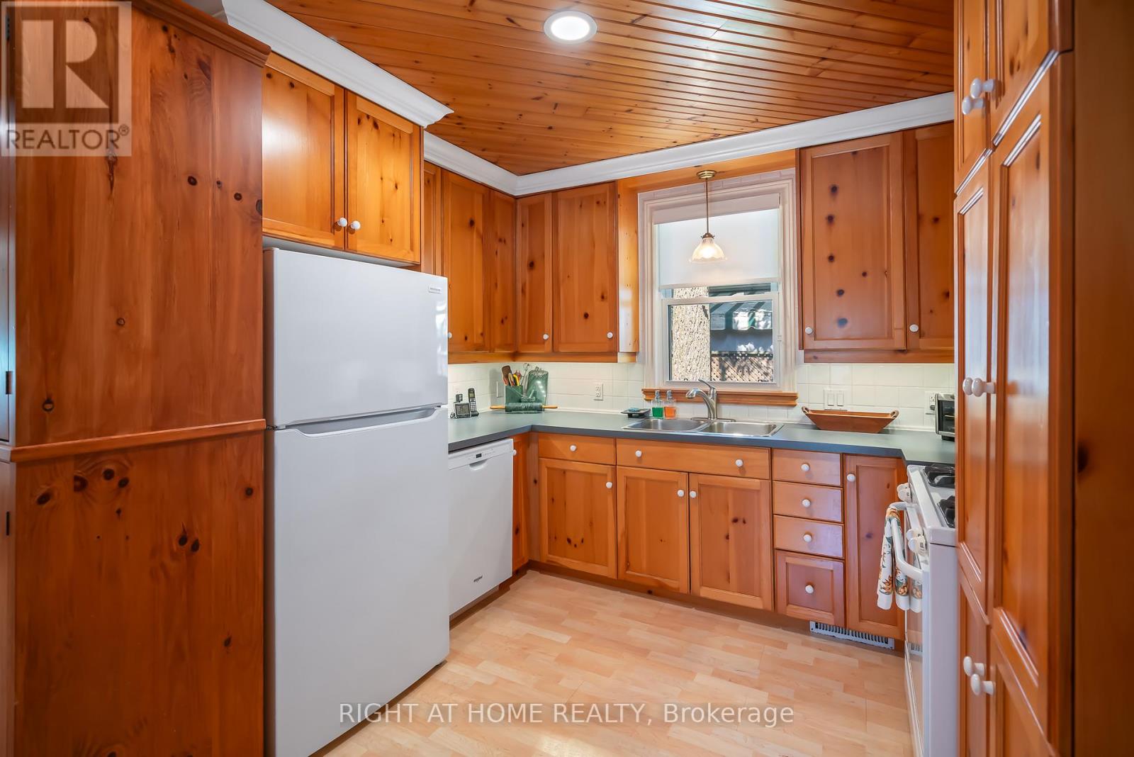 267 Victoria Street, Niagara-On-The-Lake, Ontario L0S 1J0 - Photo 21 - X12605070