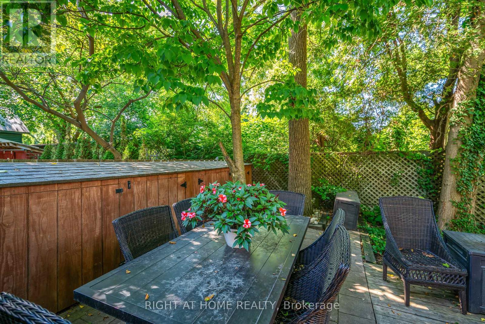 267 Victoria Street, Niagara-On-The-Lake, Ontario L0S 1J0 - Photo 35 - X12605070