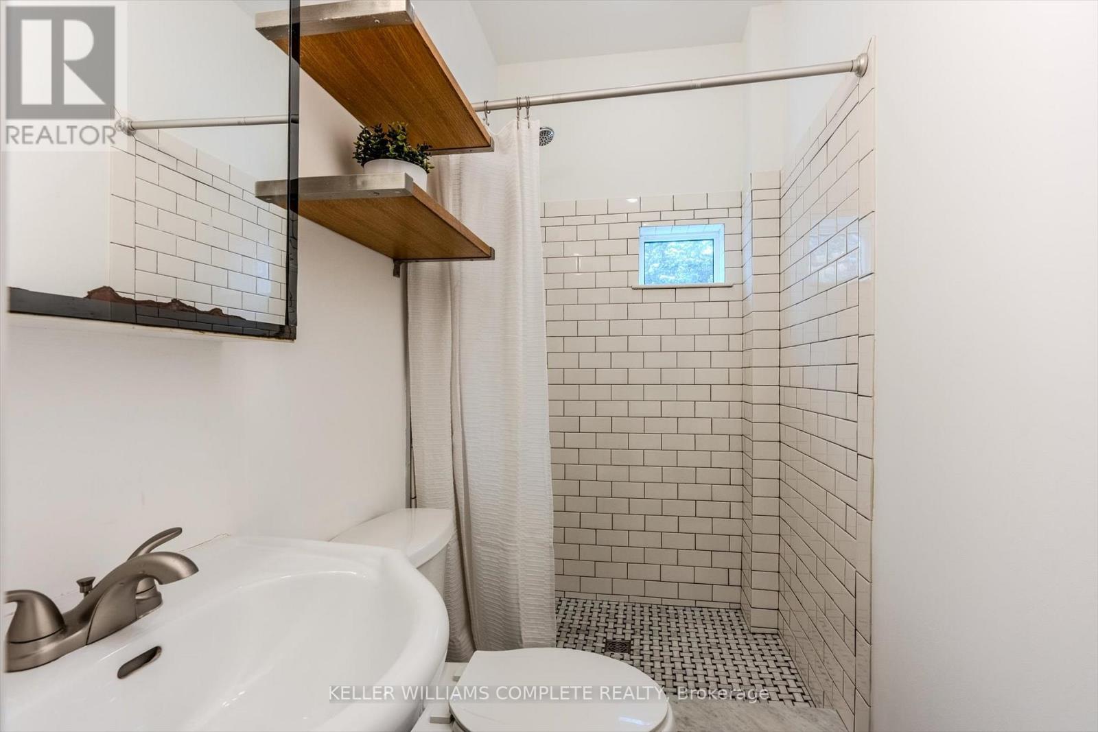 Main - 9 Stirton Street, Hamilton, Ontario  L8L 6E7 - Photo 8 - X12605144