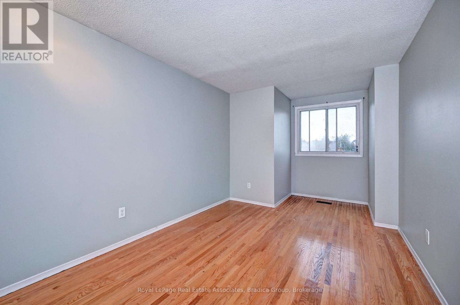 22 Berwick Place, Kitchener, Ontario  N2A 2R7 - Photo 13 - X12605206