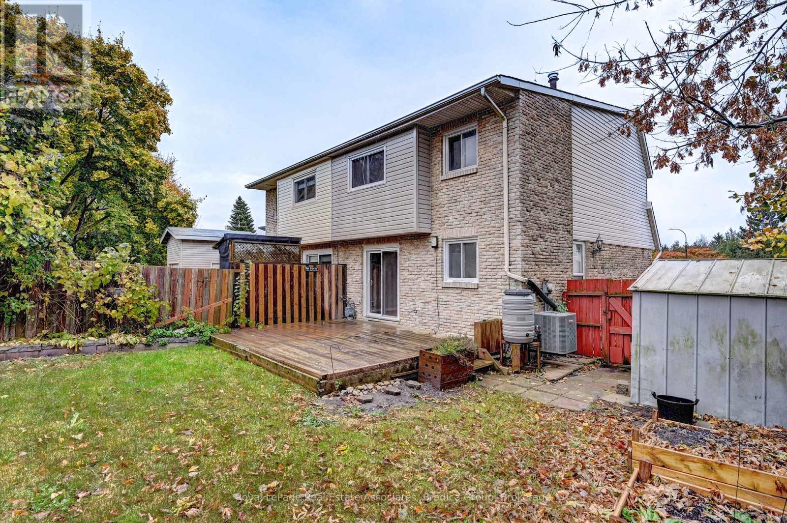 22 Berwick Place, Kitchener, Ontario  N2A 2R7 - Photo 17 - X12605206