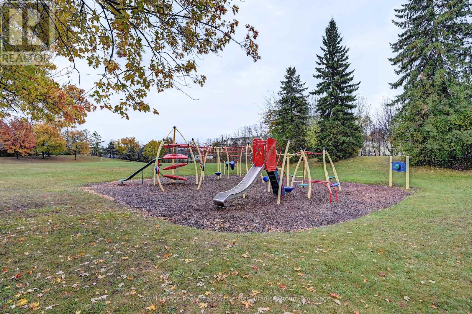 22 Berwick Place, Kitchener, Ontario  N2A 2R7 - Photo 18 - X12605206