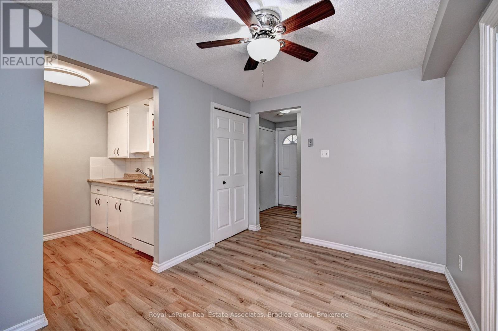 22 Berwick Place, Kitchener, Ontario  N2A 2R7 - Photo 5 - X12605206