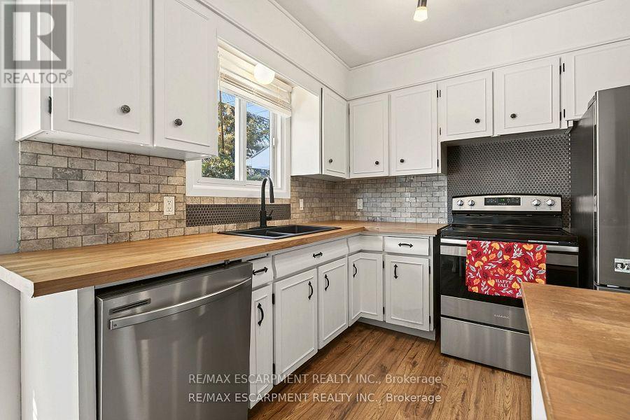 12 Ridley Heights Drive, St. Catharines, Ontario  L2S 2J2 - Photo 16 - X12605214