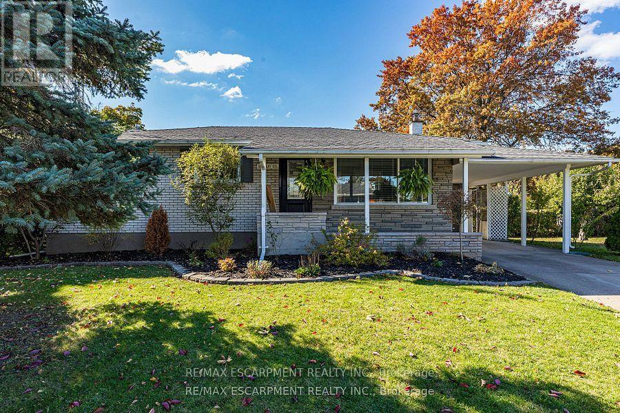 12 Ridley Heights Drive, St. Catharines, Ontario  L2S 2J2 - Photo 2 - X12605214