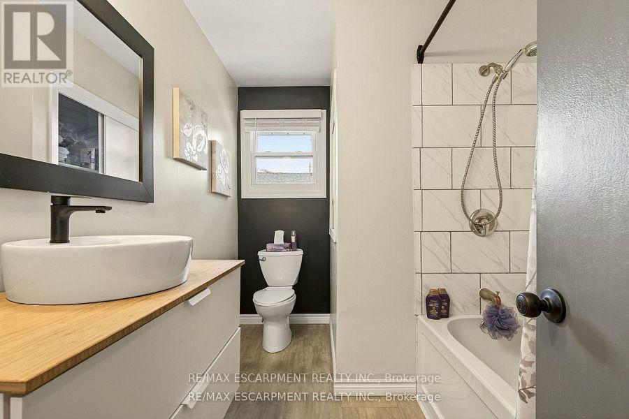 12 Ridley Heights Drive, St. Catharines, Ontario  L2S 2J2 - Photo 26 - X12605214