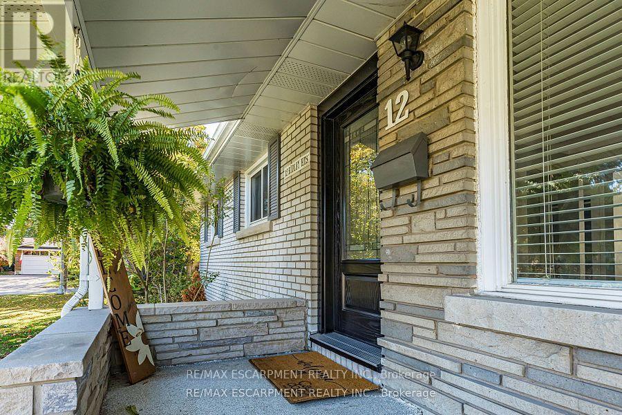 12 Ridley Heights Drive, St. Catharines, Ontario  L2S 2J2 - Photo 4 - X12605214