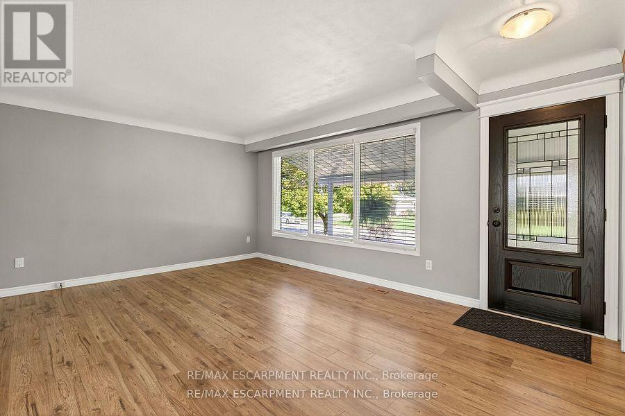 12 Ridley Heights Drive, St. Catharines, Ontario  L2S 2J2 - Photo 6 - X12605214