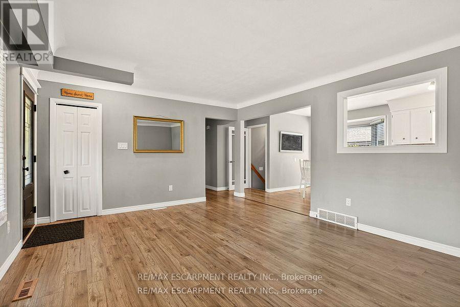 12 Ridley Heights Drive, St. Catharines, Ontario  L2S 2J2 - Photo 8 - X12605214