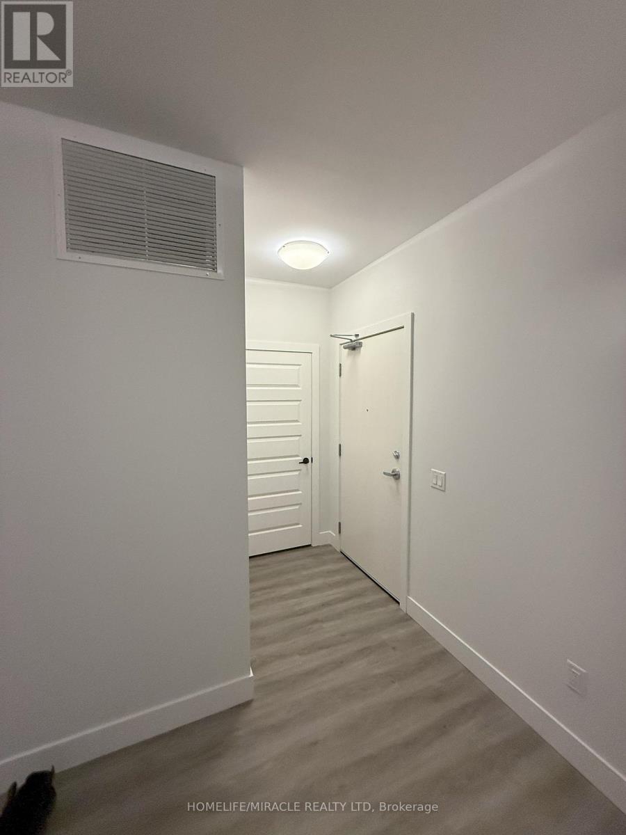 201 - 1000 Lackner Place, Kitchener, Ontario  N2A 0L9 - Photo 3 - X12605234