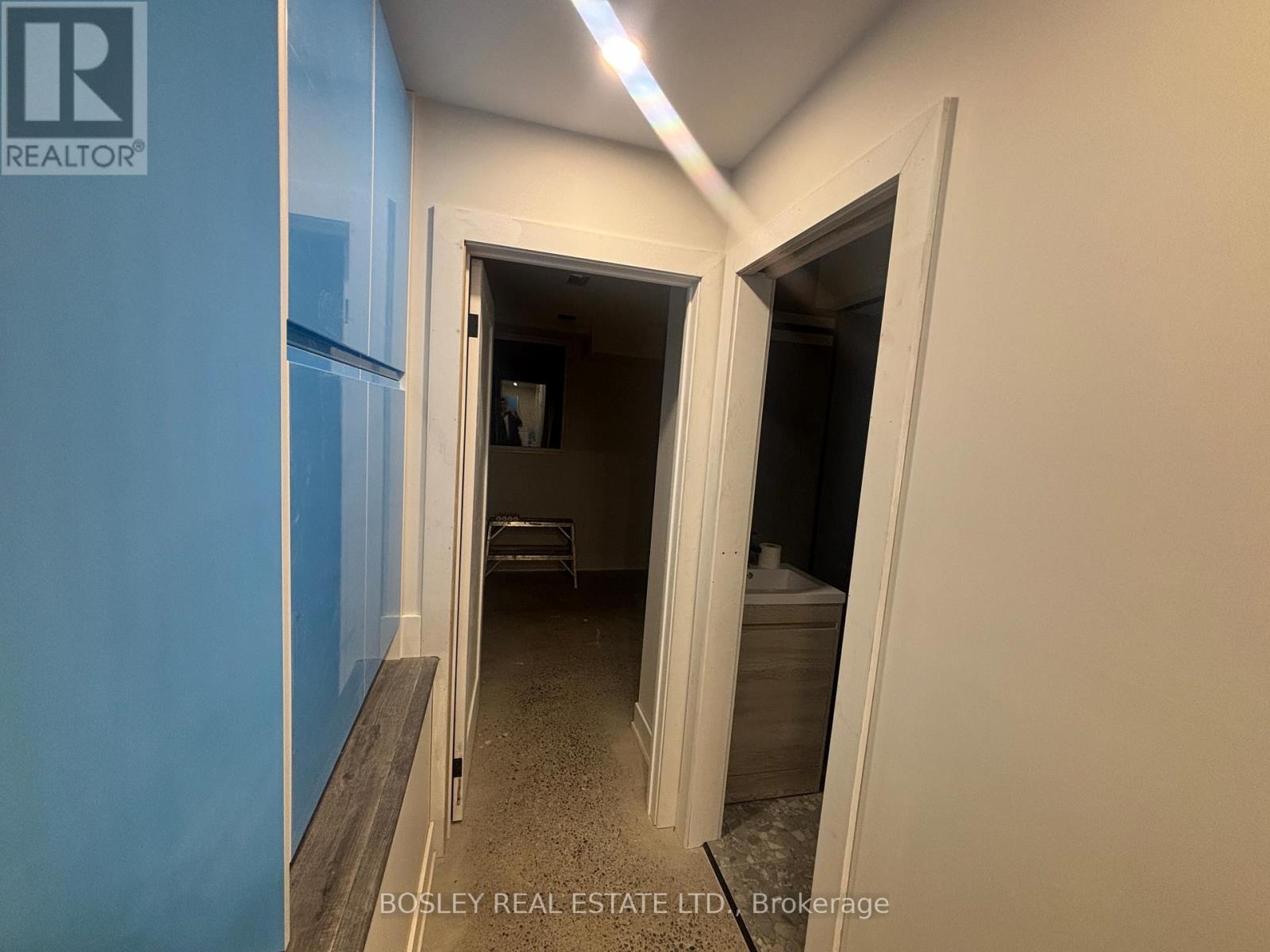 Unit # 2 - 686 Rhodes Avenue, Toronto (Greenwood-Coxwell), Ontario  M4J 4X6 - Photo 3 - E12541910