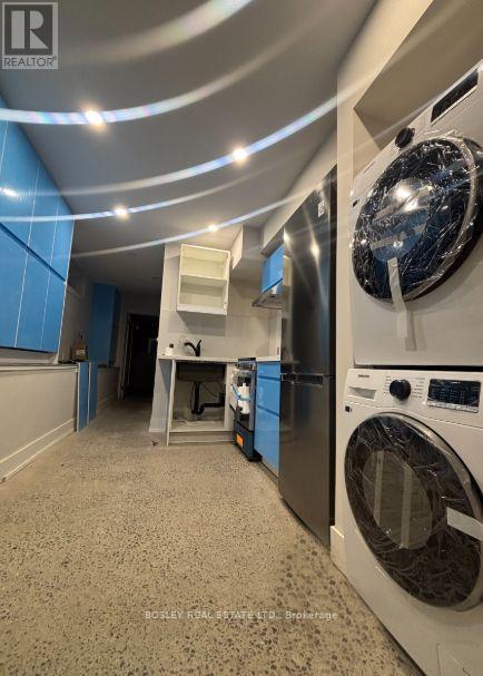 Unit # 2 - 686 Rhodes Avenue, Toronto (Greenwood-Coxwell), Ontario  M4J 4X6 - Photo 4 - E12541910