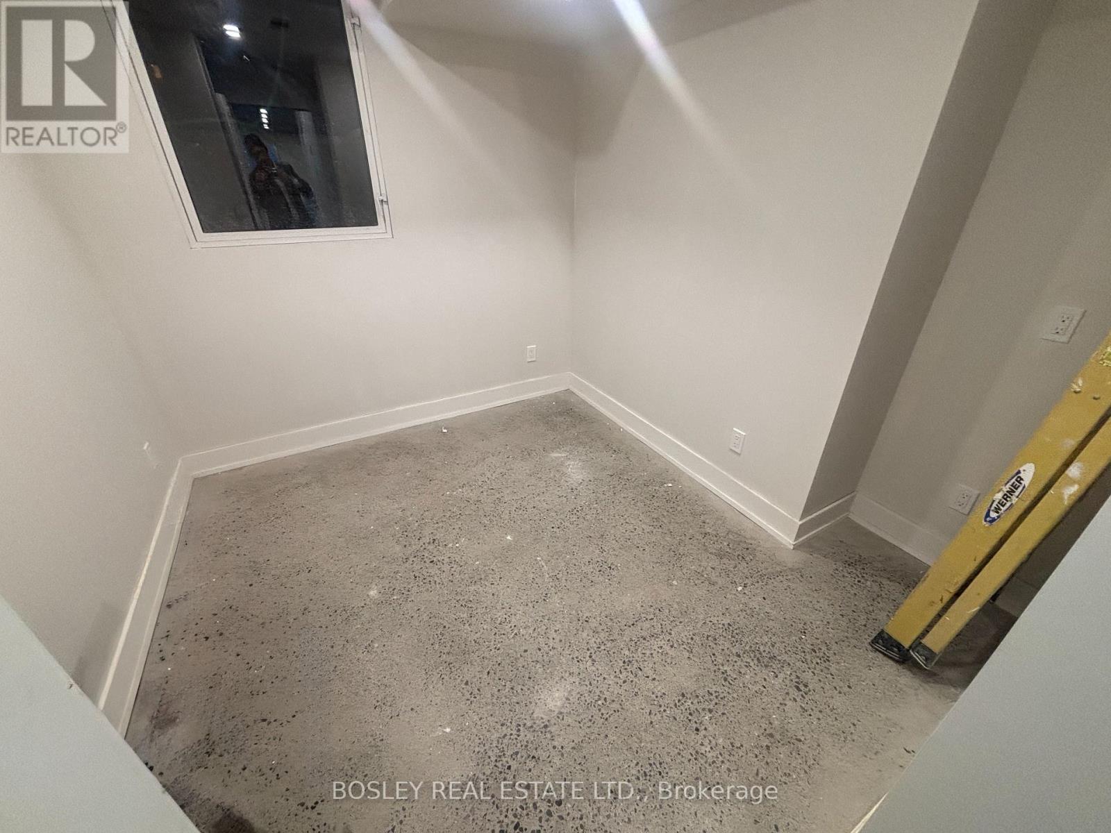 Unit # 2 - 686 Rhodes Avenue, Toronto (Greenwood-Coxwell), Ontario  M4J 4X6 - Photo 9 - E12541910