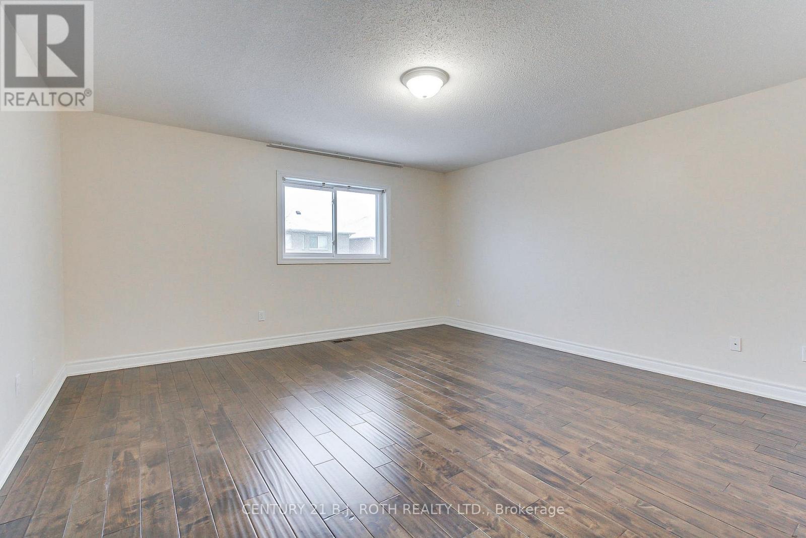 285 Mcbride Crescent, Newmarket, Ontario L3X 2W4 - Photo 15 - N12598038