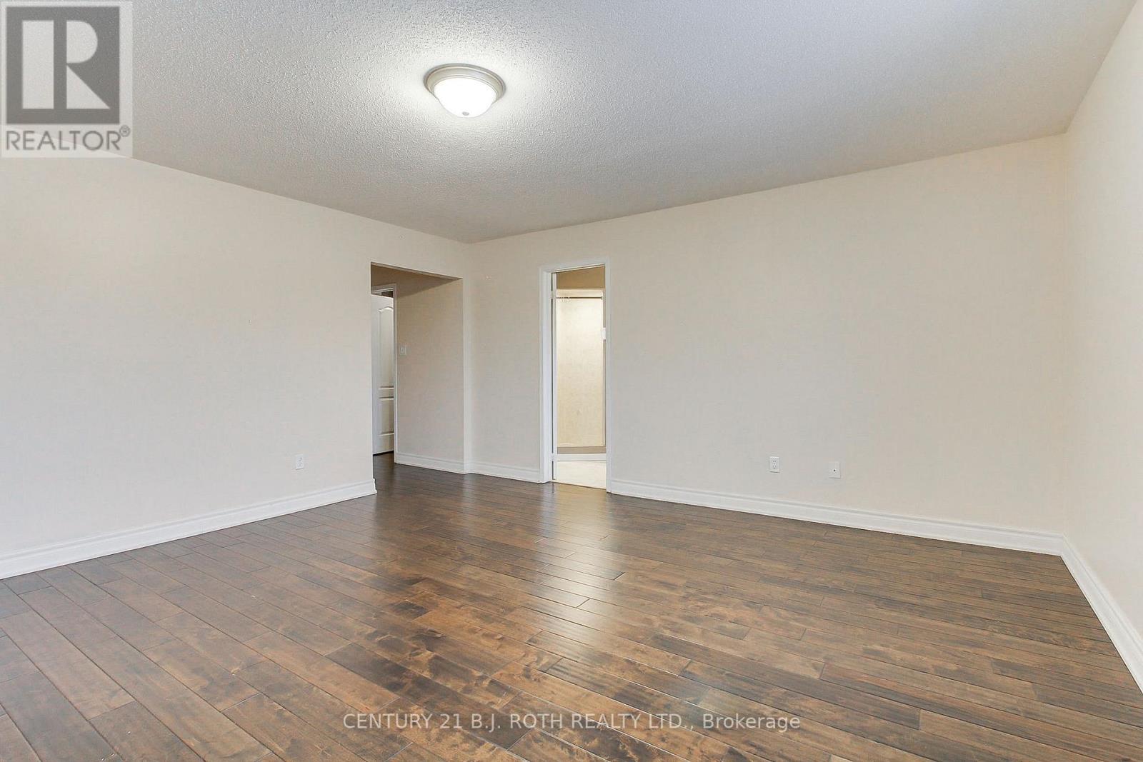 285 Mcbride Crescent, Newmarket, Ontario L3X 2W4 - Photo 14 - N12598038