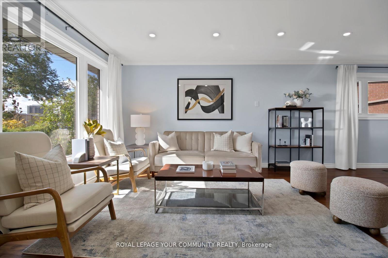 651 BURNHAMTHORPE ROAD, Toronto, Ontario