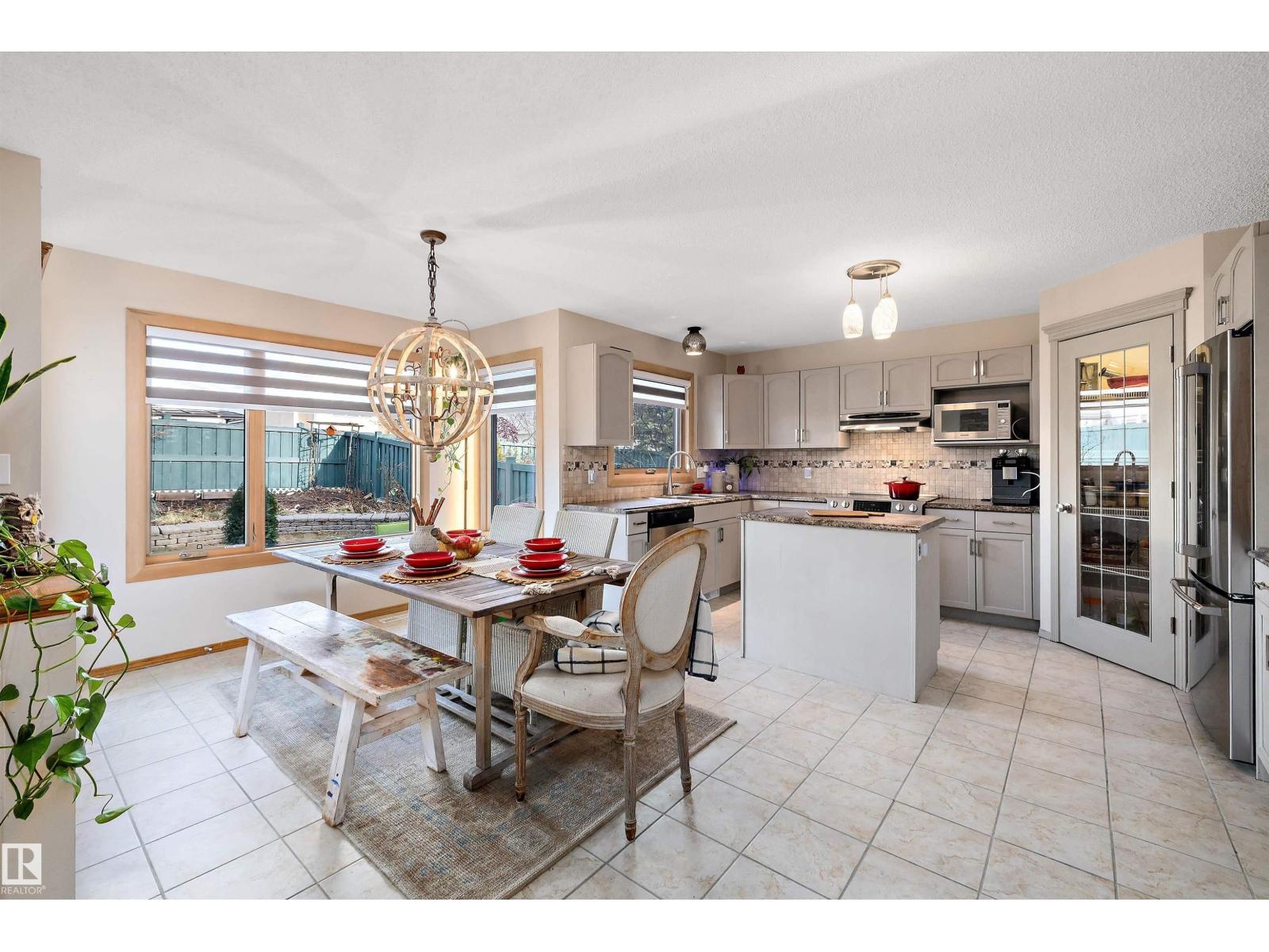 1060 Wedgewood Bv Nw, Edmonton, Alberta  T6M 2L6 - Photo 16 - E4467519