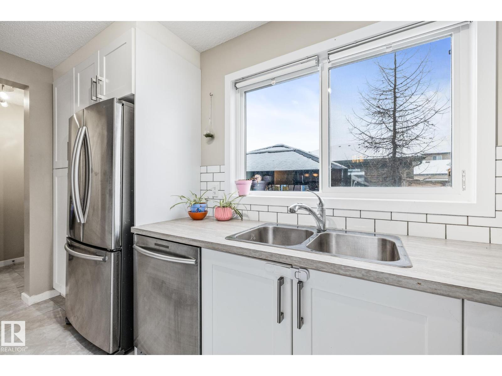 384 Charlesworth Dr Sw, Edmonton, Alberta  T6X 2G5 - Photo 9 - E4467521